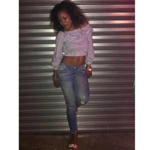 Meet your Posher, Shera